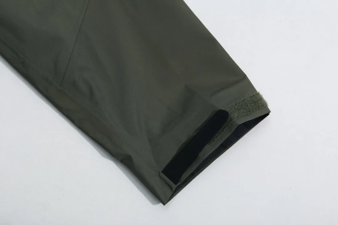 ARC'TERYX GORE-TEX Jacket BETA LT （Yb 3D ， Tri-Durance ） Factory #26844 ， YKK ， ， ， Beta LT ， 。 bluesign@ N 3LGORE-TEX ， Wear-Resistant， 、 Breathable， 。 Storm Hood Water Tight ， ， ， 。 ，VISLON ， Velcro ， Zip-in， ARC TERYX BETA： 。 LT ： ， Wear-Resistant。 GORE-TEX： 、 、Breathable SIZE ：S M L XL XXL